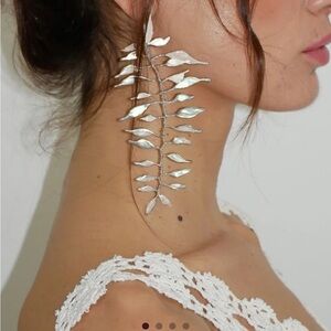 SACH ATELIER Ephemeral Snow Earrings